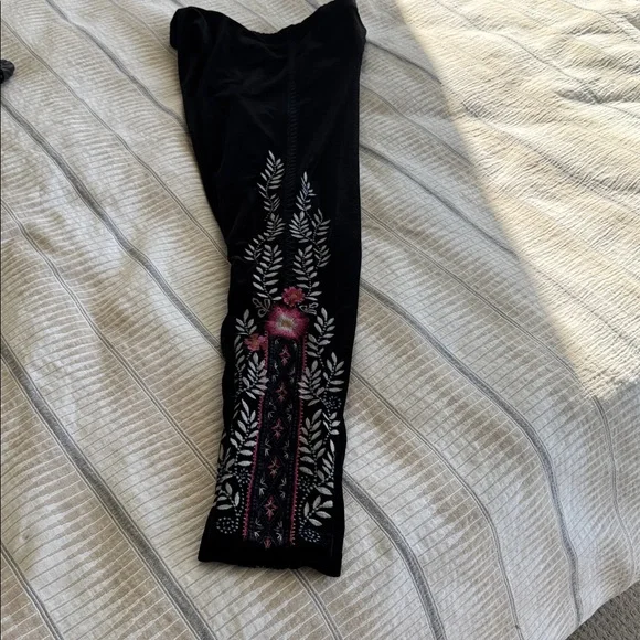 Johnny Was Stretch Velvet Embroidered Black Pants Size S - Picture 8 of 9